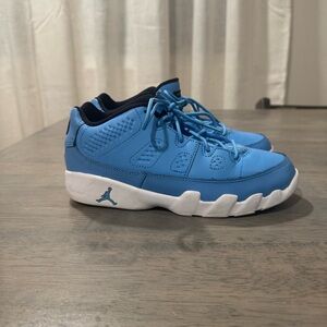 Jordan Kids Sneakers in Blue and White